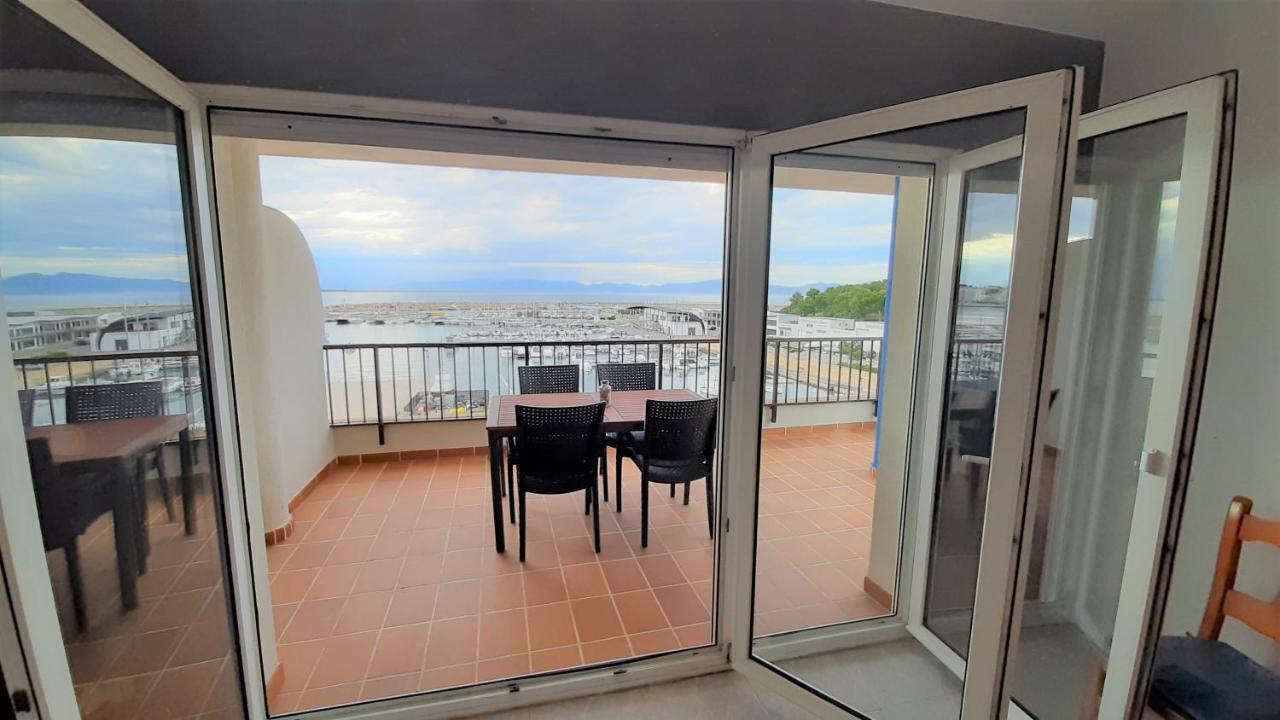 Apartaments Club Nautic L'Escala Exterior photo
